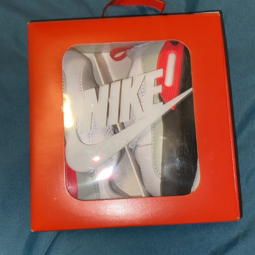 Nike max 90 crib
